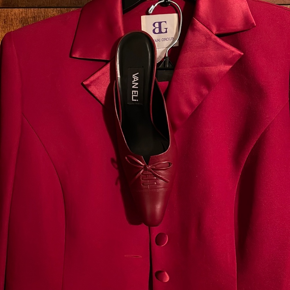 Van Eli pumps, 1.5-2 in heel, size 8M, wine/burgundy, Vero Cuoio, worn@wedding.